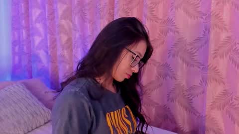 Snapshot of riley_bensongh chatting on 10/09/25, 12:19 Riley online show from 10/09/25, 12:19