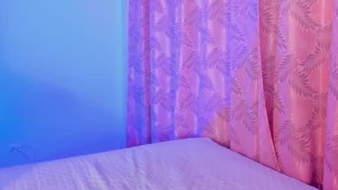 Snapshot of riley_bensongh chatting on 10/30/25, 09:26 Riley online show from 10/30/25, 09:26