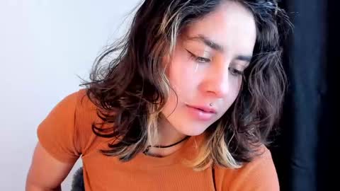 Snapshot of riley_colors chatting on 03/10/25, 08:56 Riley online show from 03/10/25, 08:56