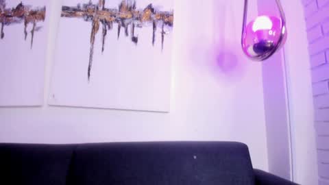 Snapshot of riley_reid_19 chatting on 12/23/24, 02:28 kamila online show from 12/23/24, 02:28