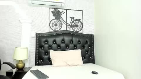 Snapshot of riley_reid_milf chatting on 01/08/26, 12:51 Oriana online show from 01/08/26, 12:51