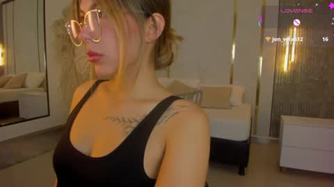Riley Sierra online show from 06/09/26, 01:23