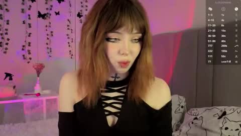 Snapshot of riley_vice chatting on 11/23/25, 08:25 Sofia online show from 11/23/25, 08:25