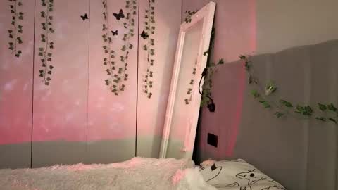 Snapshot of riley_vice chatting on 12/14/25, 08:30 Sofia online show from 12/14/25, 08:30