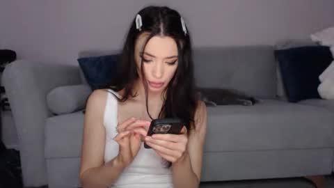 RileyEve online show from 12/04/25, 03:05