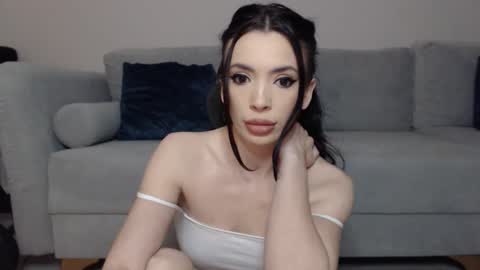 RileyEve online show from 12/18/25, 04:40