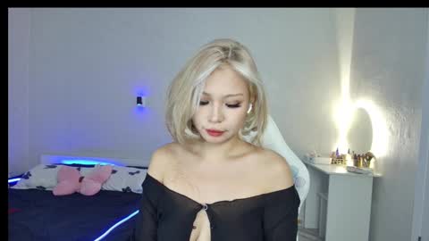 Snapshot of rileymee chatting on 03/04/25, 01:01 rileymee online show from 03/04/25, 01:01