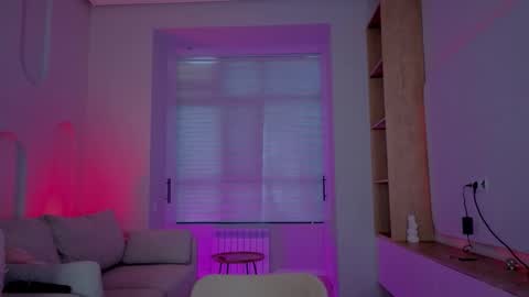 Snapshot of rileymee chatting on 09/19/25, 12:17 rileymee online show from 09/19/25, 12:17