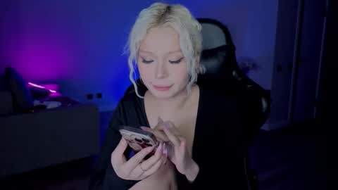 Snapshot of rileymee chatting on 12/03/25, 03:14 rileymee online show from 12/03/25, 03:14