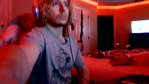 TheRealCatNoir online show from 05/19/26, 07:04
