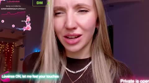 Snapshot of rina_asty chatting on 11/29/25, 06:55 Rina Asty online show from 11/29/25, 06:55