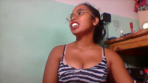 rinah856024 online show from 04/19/26, 04:06