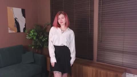 Snapshot of rinataven chatting on 11/11/25, 03:23 Rina online show from 11/11/25, 03:23