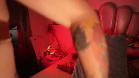    online show from 10/18/25, 11:27