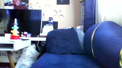 Snapshot of rio_sky chatting on 11/26/25, 04:35 cookie online show from 11/26/25, 04:35