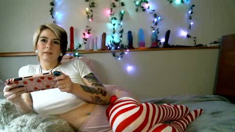 Snapshot of rionasmiiiles chatting on 12/11/24, 03:58 Riona Smiiiless online show from 12/11/24, 03:58