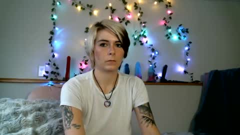 Snapshot of rionasmiiiles chatting on 12/11/24, 08:07 Riona Smiiiless online show from 12/11/24, 08:07