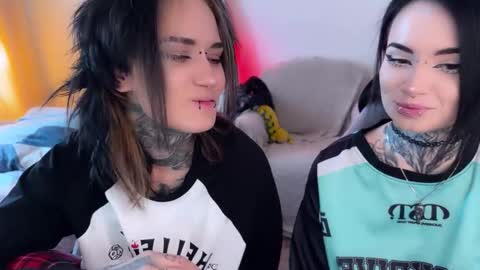   DianaBrite            fansl y online show from 03/22/26, 12:19