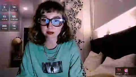 Snapshot of riri_rich chatting on 01/11/25, 12:18 Rita online show from 01/11/25, 12:18