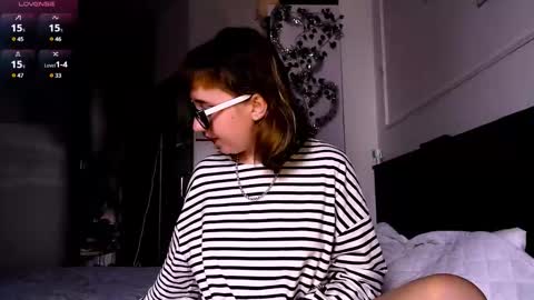 Snapshot of riri_rich chatting on 01/12/25, 06:39 Rita online show from 01/12/25, 06:39