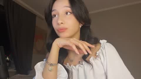 riricaa online show from 04/06/26, 10:33