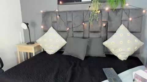 RIRI  online show from 11/12/25, 11:43