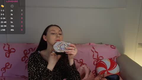 Snapshot of risabudd chatting on 03/03/26, 07:03 Rose online show from 03/03/26, 07:03