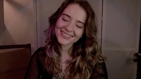 risha_laass online show from 12/18/24, 08:36