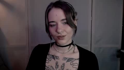 risha_laass online show from 12/28/24, 04:30