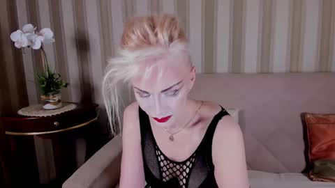 Snapshot of rita_farell chatting on 10/08/25, 08:39 rita_farell online show from 10/08/25, 08:39