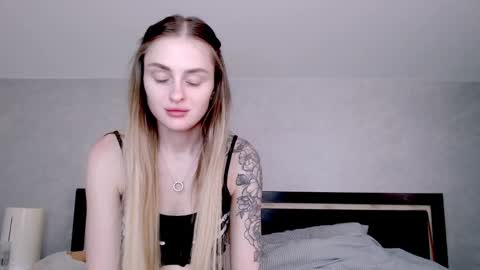 Snapshot of rita_orra chatting on 02/05/25, 01:54 Rita online show from 02/05/25, 01:54