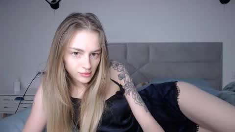 Snapshot of rita_orra chatting on 11/21/25, 10:03 Rita online show from 11/21/25, 10:03