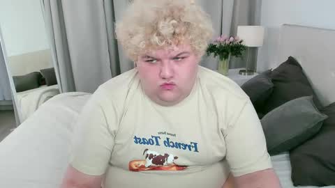 riven_miller online show from 09/12/25, 08:31
