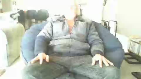 Snapshot of riverratggg chatting on 12/10/24, 07:05 riveratggg online show from 12/10/24, 07:05