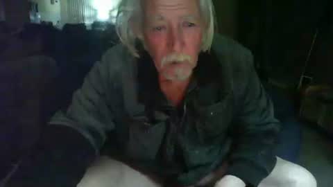 Snapshot of riverratggg chatting on 01/01/25, 09:31 riveratggg online show from 01/01/25, 09:31