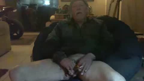 Snapshot of riverratggg chatting on 09/18/25, 07:27 riveratggg online show from 09/18/25, 07:27