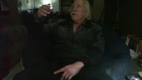 Snapshot of riverratggg chatting on 11/03/25, 07:48 riveratggg online show from 11/03/25, 07:48