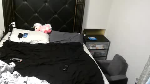 River Saint online show from 09/15/25, 11:54