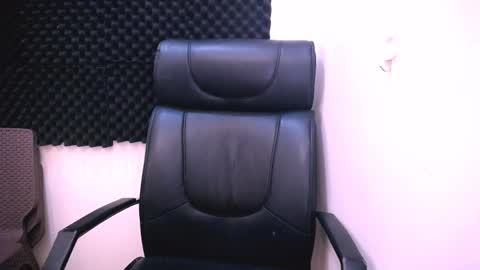 Snapshot of riyah_parker chatting on 06/06/26, 02:44 riyah_parker online show from 06/06/26, 02:44