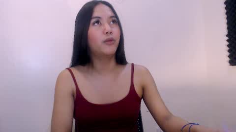 Snapshot of riyah_parker chatting on 06/17/26, 02:25 riyah_parker online show from 06/17/26, 02:25