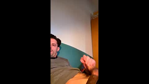 rizzo1980682473 online show from 03/18/26, 02:42