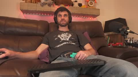 Ryan aka KeylimeRy online show from 12/23/24, 11:06