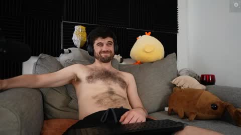 Ryan aka KeylimeRy online show from 04/17/26, 03:59