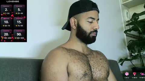 SebasRoa online show from 12/19/24, 06:23