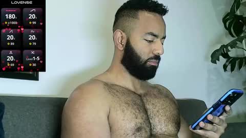 SebasRoa online show from 10/14/25, 04:41