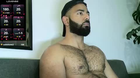 SebasRoa online show from 10/15/25, 05:35