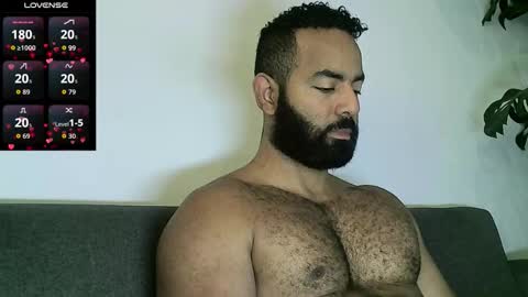 SebasRoa online show from 11/27/25, 02:41