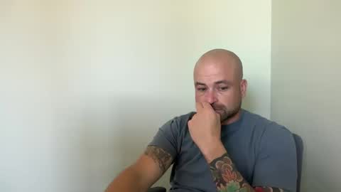 Snapshot of roadking1122 chatting on 10/23/25, 05:12 roadking1122 online show from 10/23/25, 05:12