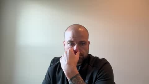 Snapshot of roadking1122 chatting on 11/11/25, 06:30 roadking1122 online show from 11/11/25, 06:30