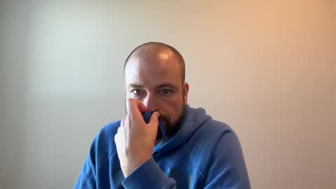 Snapshot of roadking1122 chatting on 11/17/25, 03:18 roadking1122 online show from 11/17/25, 03:18